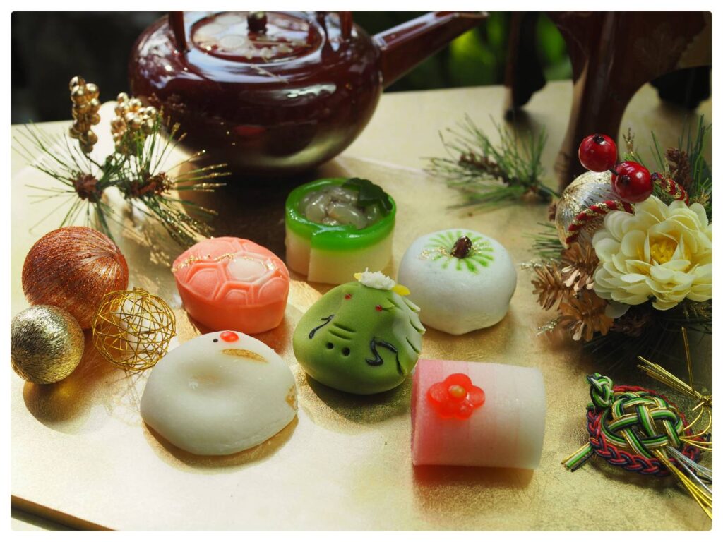 来年もいい年になるように、願いを込めて正月和菓子を作成しています