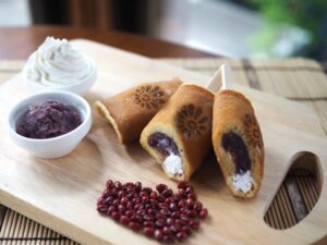 冷凍庫から出して10分。“もっちり、とろける”新食感へ――老舗和菓子店が挑む、夏限定『あんまきアイスバー』６月中旬より新発売